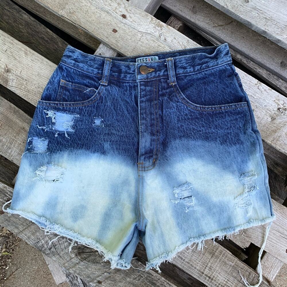 90s Stefano high rise distressed ombré Jean shorts 25" WAIST